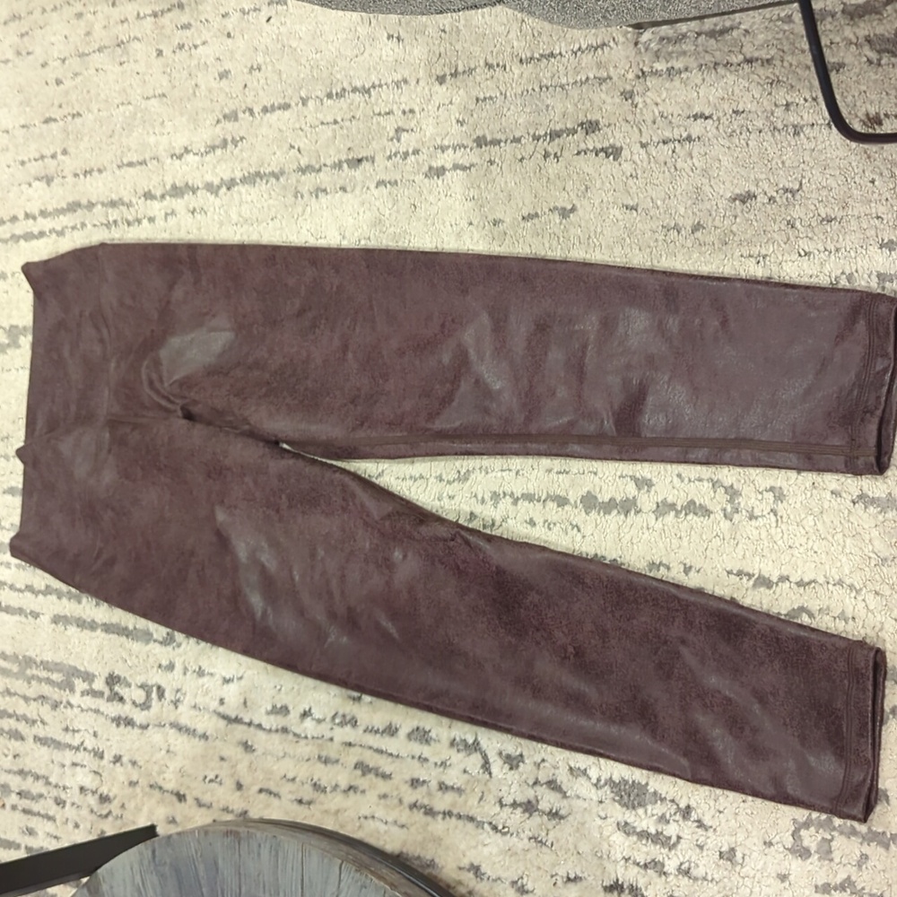 Airie Offline Brown leather look leggings